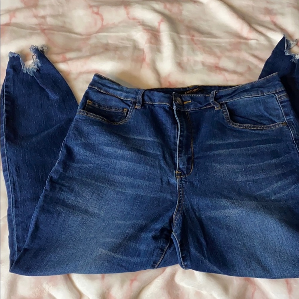 Jeans - Picture 2 of 4